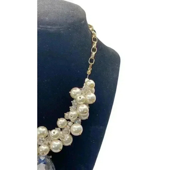 Faux pearl statement necklace with crystal pendant. 16 inches - Picture 2 of 4
